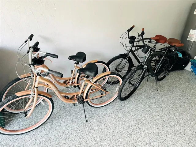 4 Bicycles included (with Bike locks)