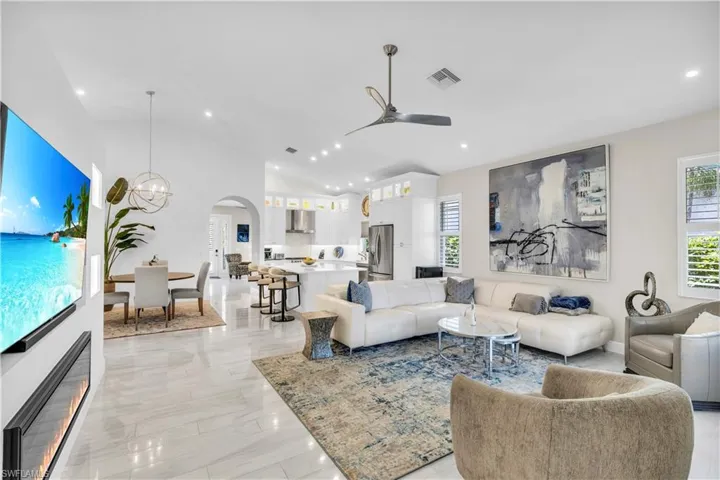 513 96th Ave N, Naples, Florida 34108