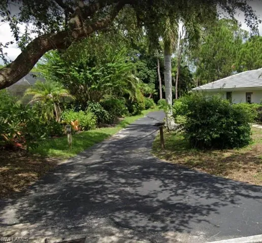 Walking distance to Exclusive Pool Path 470 steps!