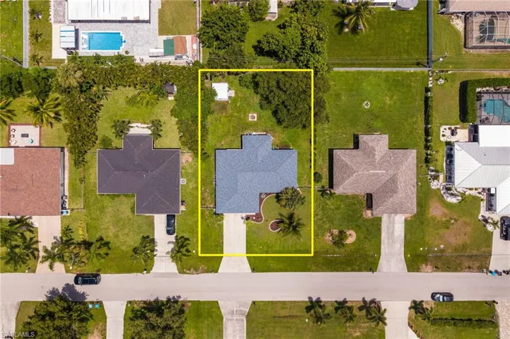 2329 Se 8th Ave, Cape Coral, Florida 33990