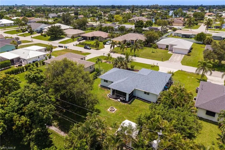 2329 Se 8th Ave, Cape Coral, Florida 33990