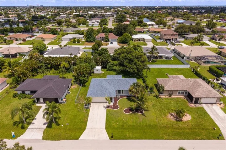 2329 Se 8th Ave, Cape Coral, Florida 33990