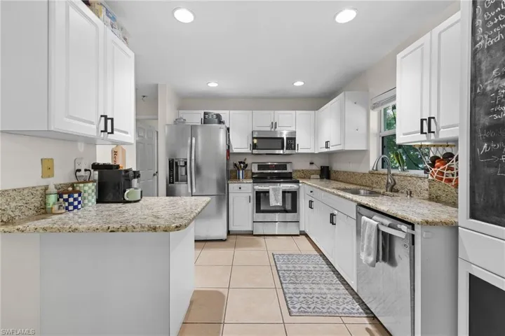 2329 Se 8th Ave, Cape Coral, Florida 33990
