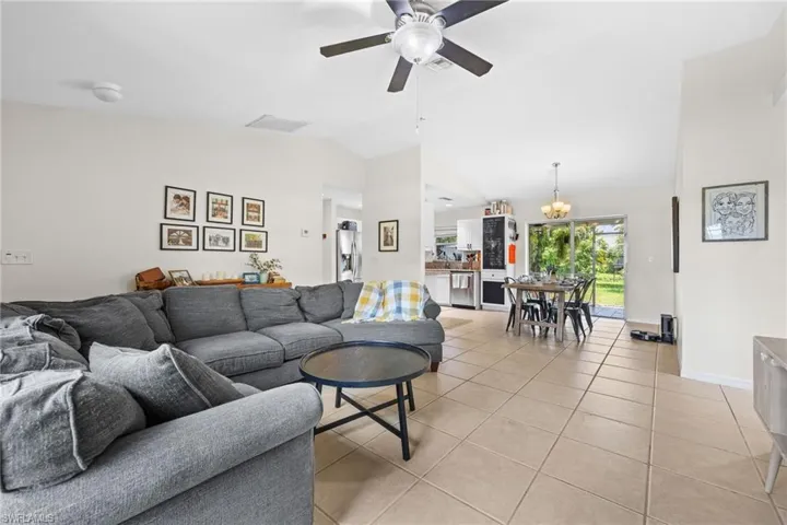 2329 Se 8th Ave, Cape Coral, Florida 33990