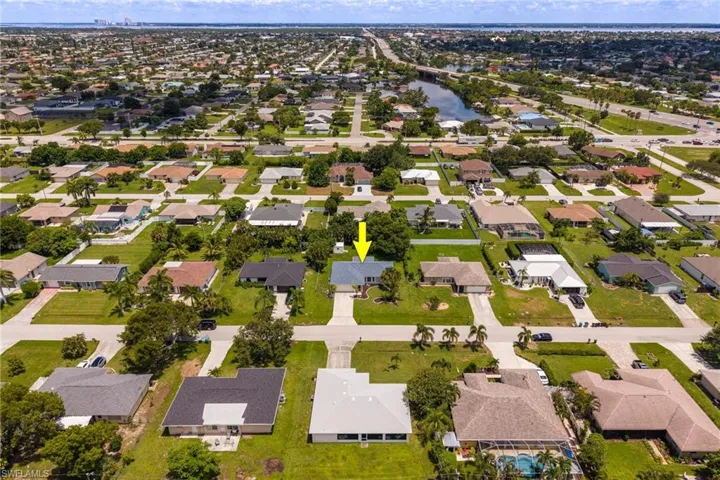 2329 Se 8th Ave, Cape Coral, Florida 33990