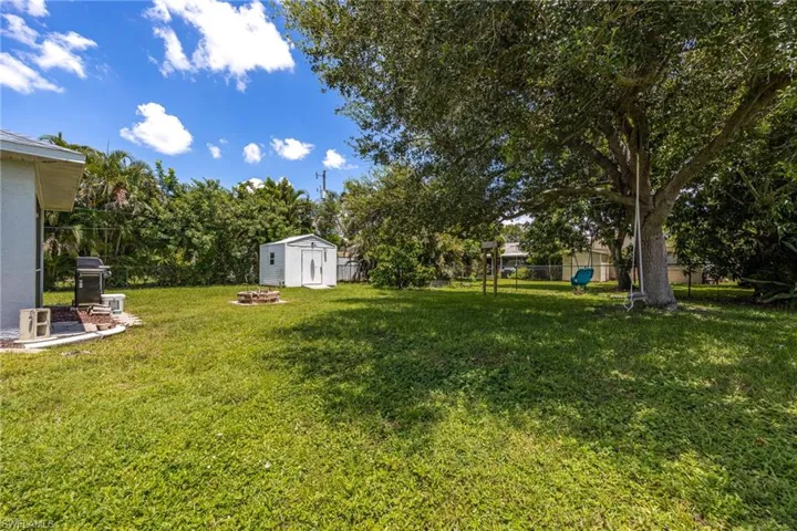 2329 Se 8th Ave, Cape Coral, Florida 33990
