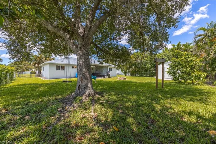 2329 Se 8th Ave, Cape Coral, Florida 33990