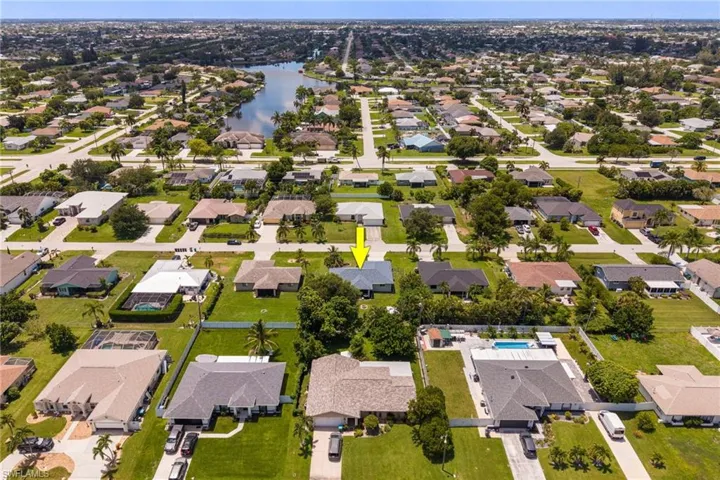 2329 Se 8th Ave, Cape Coral, Florida 33990