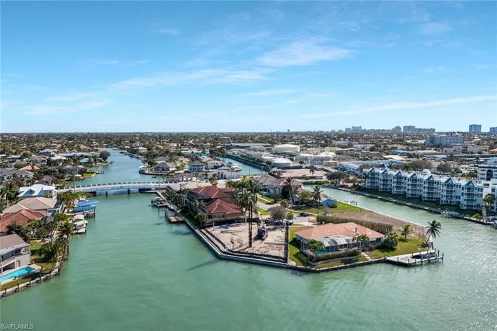 1231 Redwood Ct, Marco Island, Florida 34145