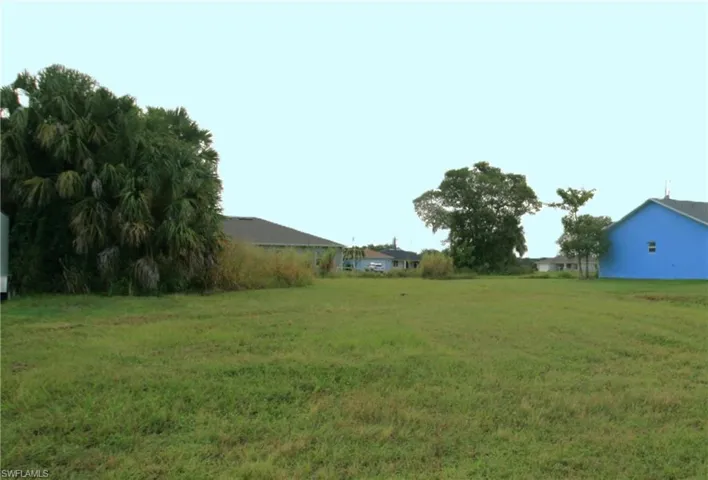 2423 Ne 23rd Ave, Cape Coral, Florida 33909
