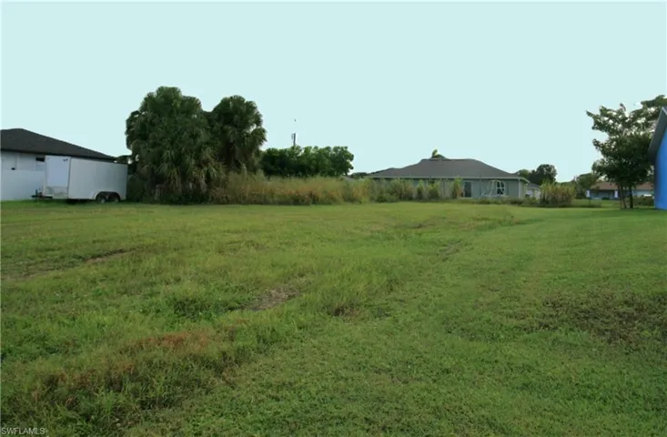 2423 Ne 23rd Ave, Cape Coral, Florida 33909