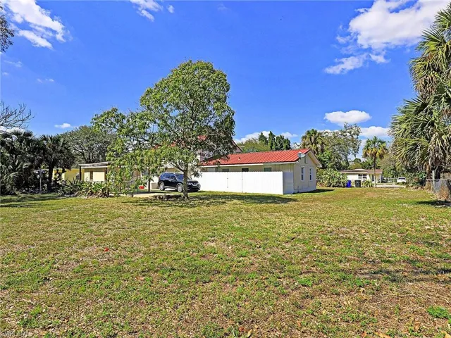 2352  South  ST, Fort Myers, FL 33901