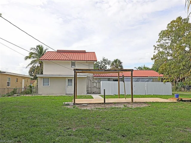 2352  South  ST, Fort Myers, FL 33901