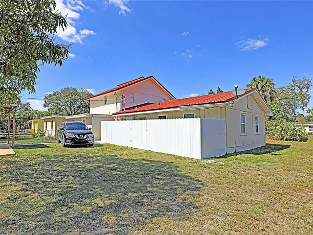 2352  South  ST, Fort Myers, FL 33901