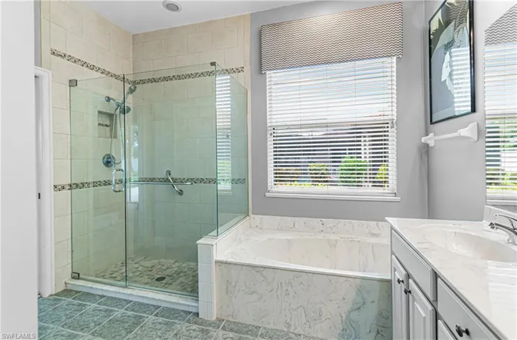 separate shower and soaking tub