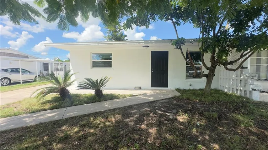 1119 Vineyard Pl, Lehigh Acres, Florida 33936