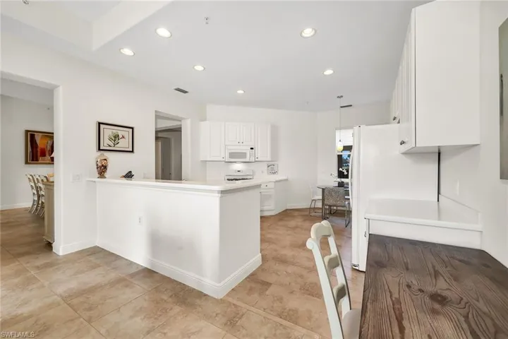 3141 Aviamar Cir 103, Naples, Florida 34114