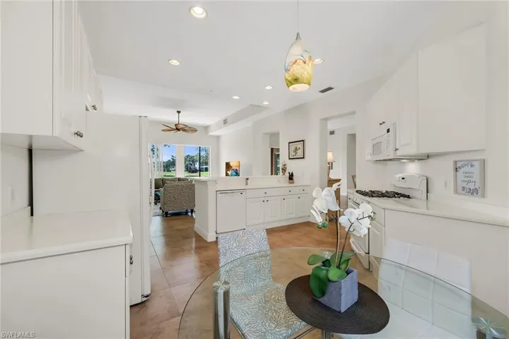 3141 Aviamar Cir 103, Naples, Florida 34114