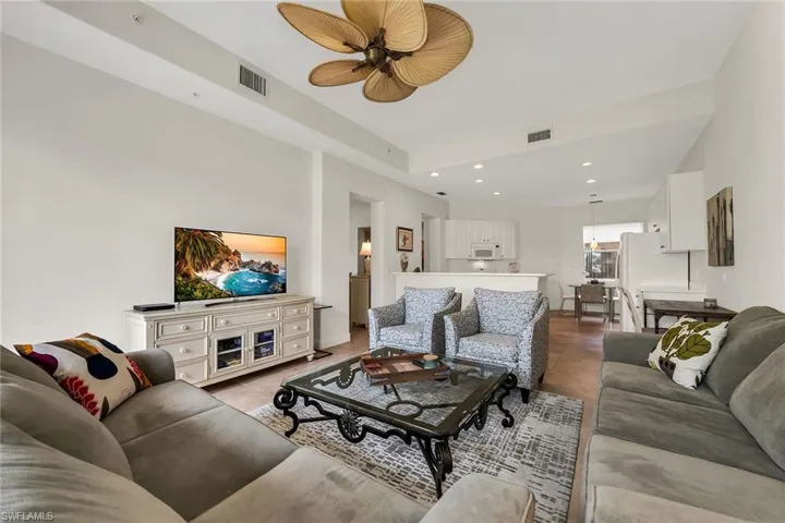 3141 Aviamar Cir 103, Naples, Florida 34114