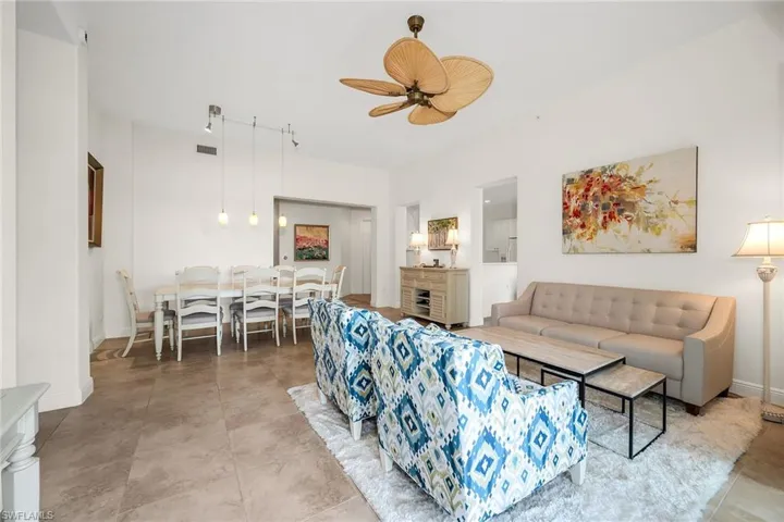 3141 Aviamar Cir 103, Naples, Florida 34114