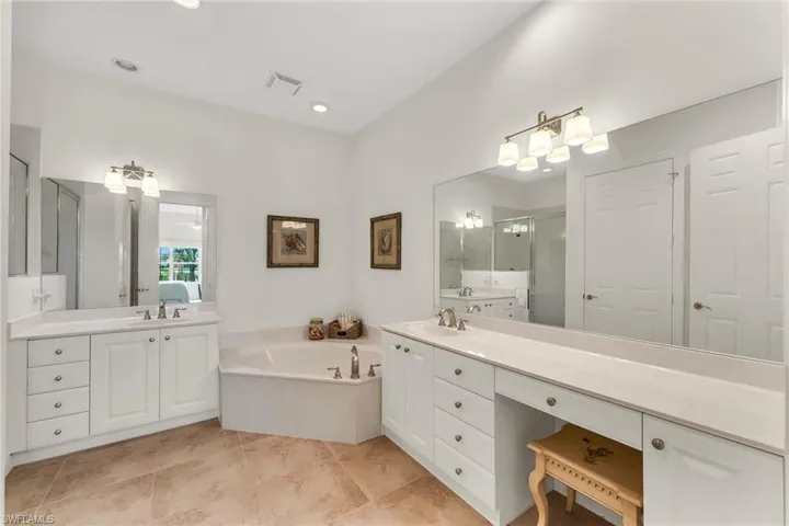3141 Aviamar Cir 103, Naples, Florida 34114