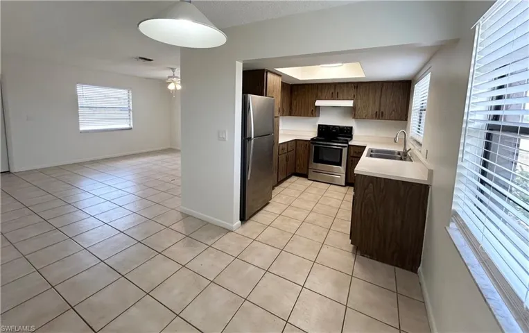 3805 Se 11th Ave, Cape Coral, Florida 33904