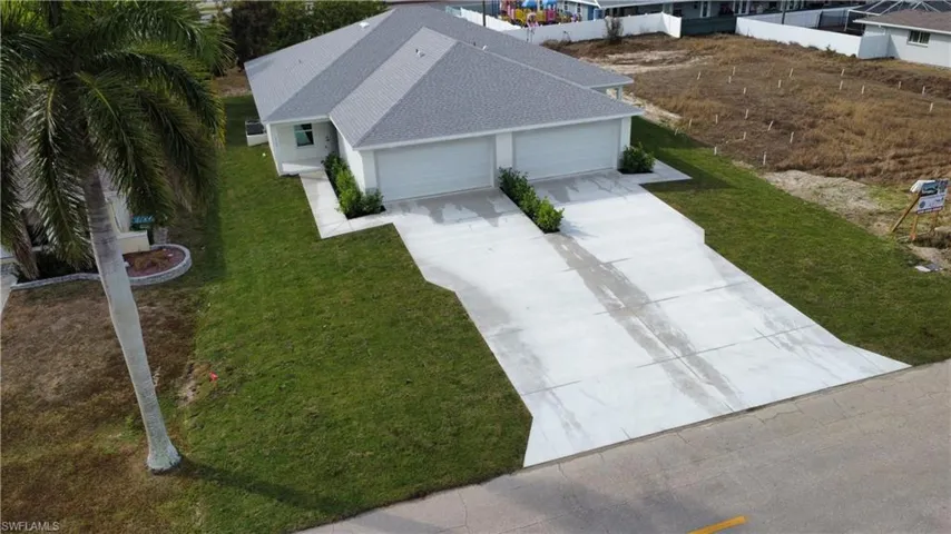 IDENTICAL PROPERTY NEXT DOOR AT 1144/1147 SW 47TH TER
