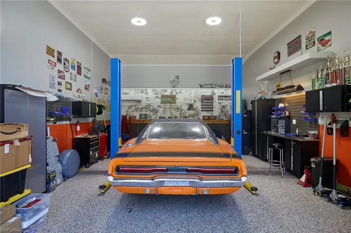 Dedicated workshop in detached garage