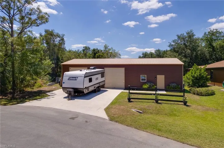 Detached Garage
