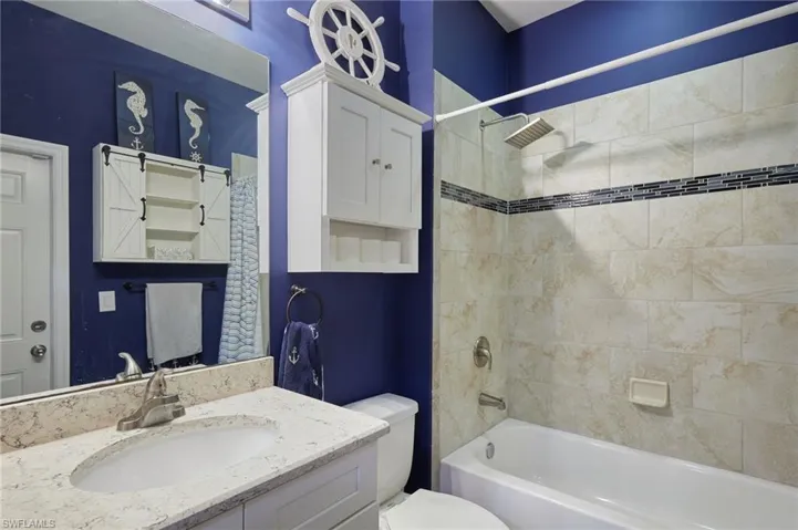 Guest Bath / Pool Bath