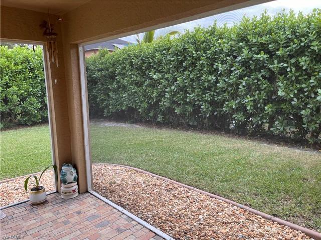 Frameless lanai screened patio