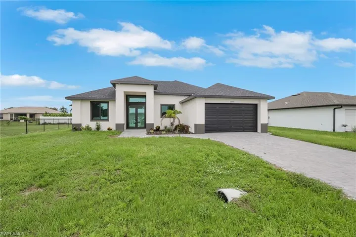 2204 Ne 14th Pl, Cape Coral, Florida 33909