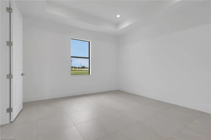 2204 Ne 14th Pl, Cape Coral, Florida 33909