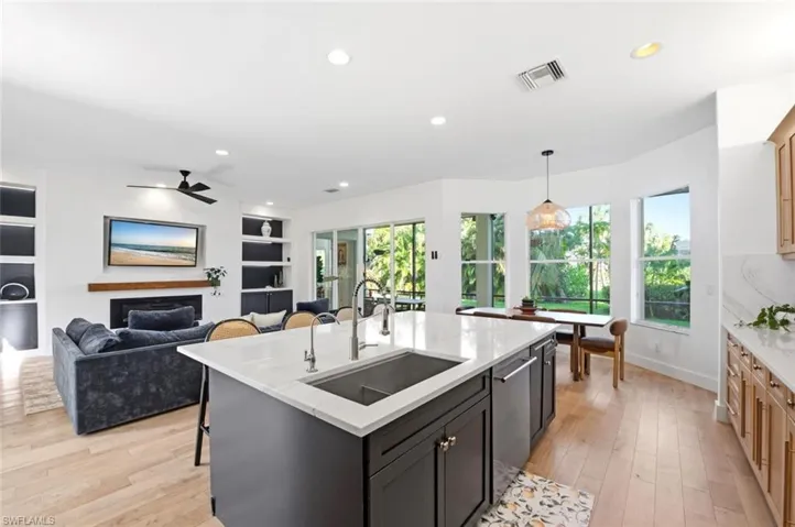 2292 Guadelupe Dr, Naples, Florida 34119