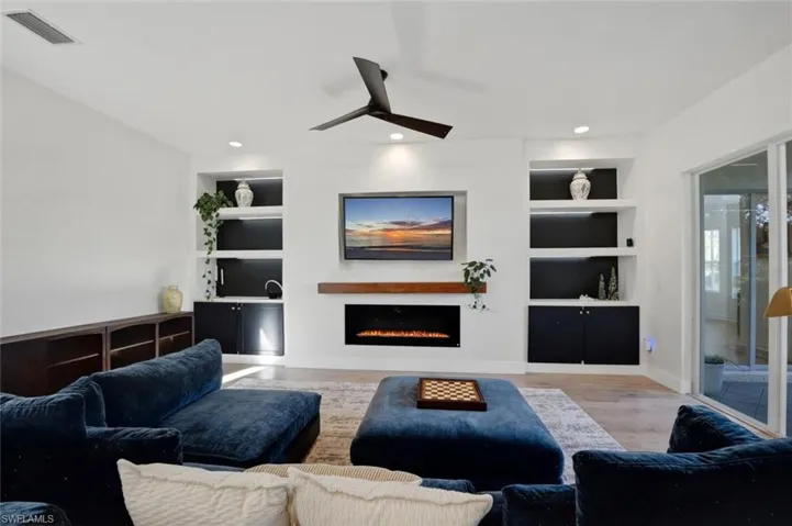 2292 Guadelupe Dr, Naples, Florida 34119