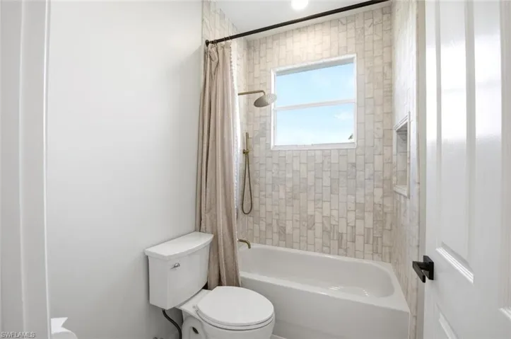 2292 Guadelupe Dr, Naples, Florida 34119