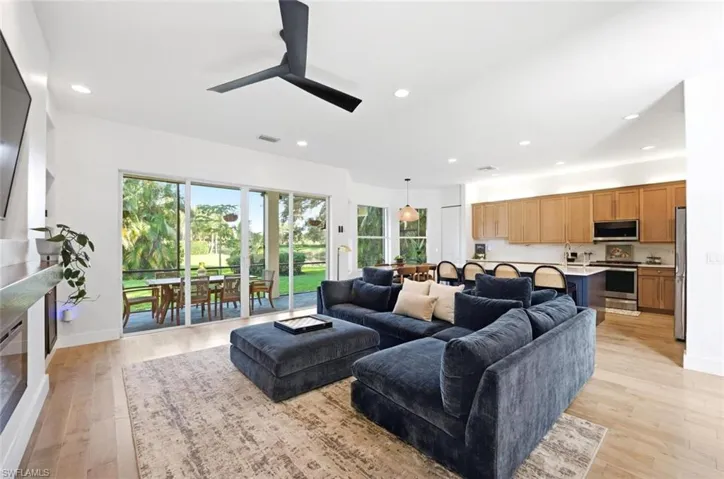 2292 Guadelupe Dr, Naples, Florida 34119