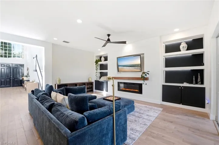 2292 Guadelupe Dr, Naples, Florida 34119