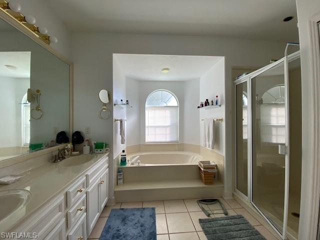712 Mirror Lakes DR, LEHIGH ACRES FL 33974
