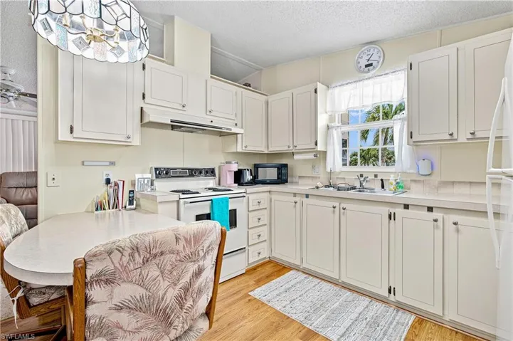 9270 Desoto Dr, North Fort Myers, Florida 33903