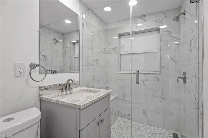 2590  1st  ST, Fort Myers, FL 33901