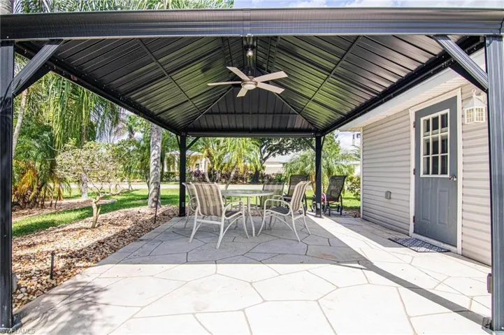 10054 Parkwood Dr, Fort Myers Fl 33905