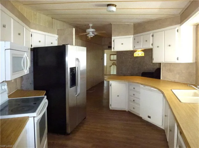 2820 Breezewood Dr, North Fort Myers, Florida 33917