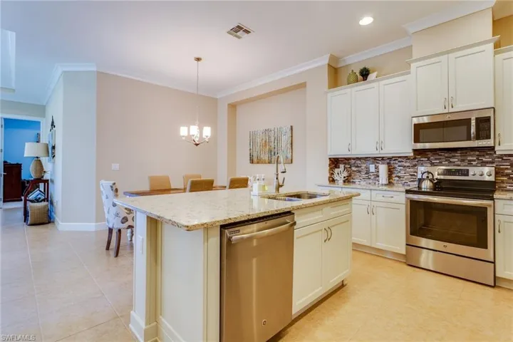 7096  Dominica  DR, Naples, FL 34113