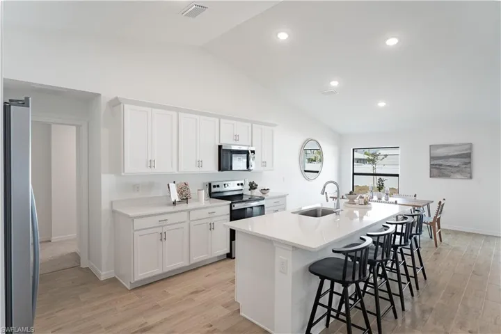 3208 Nw 4th Pl, Cape Coral, Florida 33993