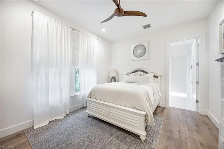 1571  Bonita  LN, Naples, FL 34102