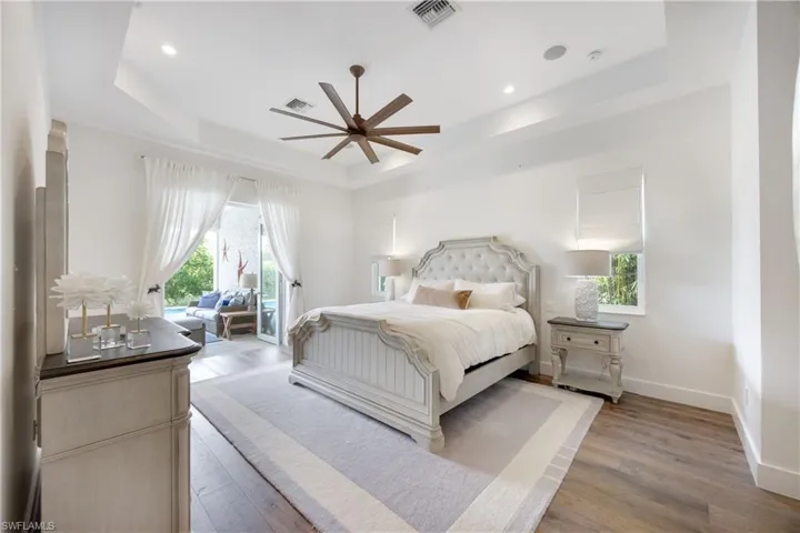 1571  Bonita  LN, Naples, FL 34102