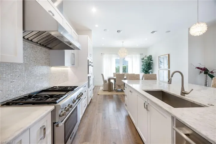 1571  Bonita  LN, Naples, FL 34102