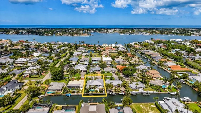 1571  Bonita  LN, Naples, FL 34102