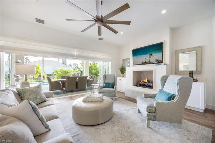 1571  Bonita  LN, Naples, FL 34102